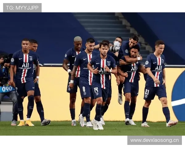 巴黎圣日耳曼中场统治力不足问题显现,攻防转换失衡对赛季关键战稳定性构成考验。 巴黎圣日耳曼中场统治力不足问题显现,攻防转换失衡对赛季关键战稳定性构成考验。