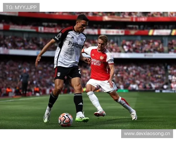 帕利尼亚对阵阿森纳中场的对抗能力分析