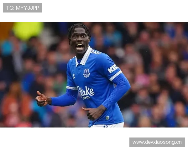 奥纳纳 vs 楚阿梅尼:新生代防守中场谁更全面