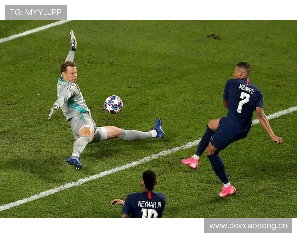 巅峰赛季扑救成功率领跑:诺伊尔的门线能力