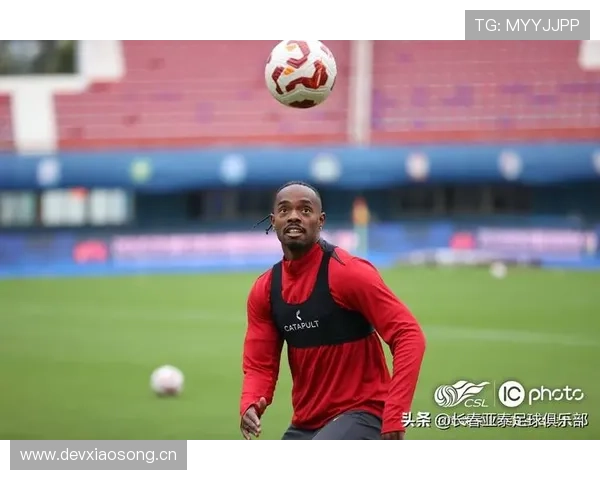 苏亚雷斯在强强对话中的关键战决定性作用解析