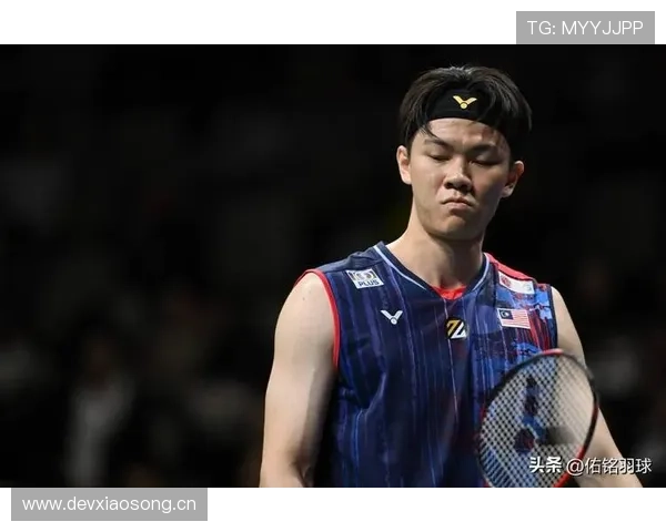 李梓嘉比赛穿得这么简陋，奖杯倒是堆成小山了？