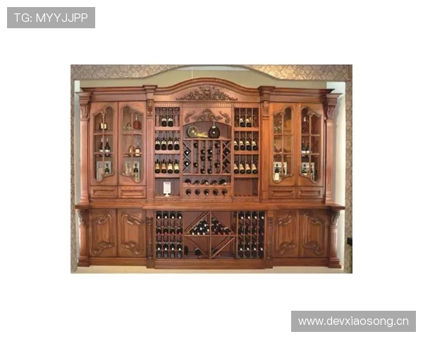 看到古力那套家居照瞬间懵——棋盘旁的酒柜比我家客厅贵